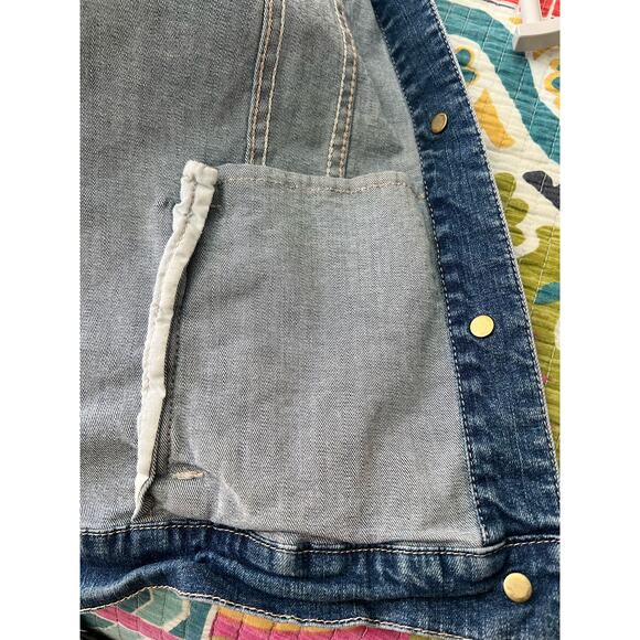 Levi’s Youth Girls Distressed Denim Jean Jacket Size: XL 13-15yrs - Picture 8 of 8